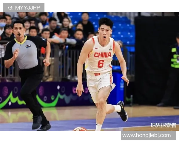 中国男篮热身赛迎战澳大利亚队全力以赴争取胜利展现实力与团队精神